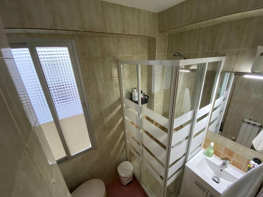 Habitacion Interior En Madrid Bagian luar foto