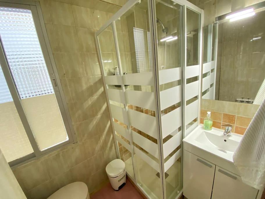 Habitacion Interior En Madrid Bagian luar foto